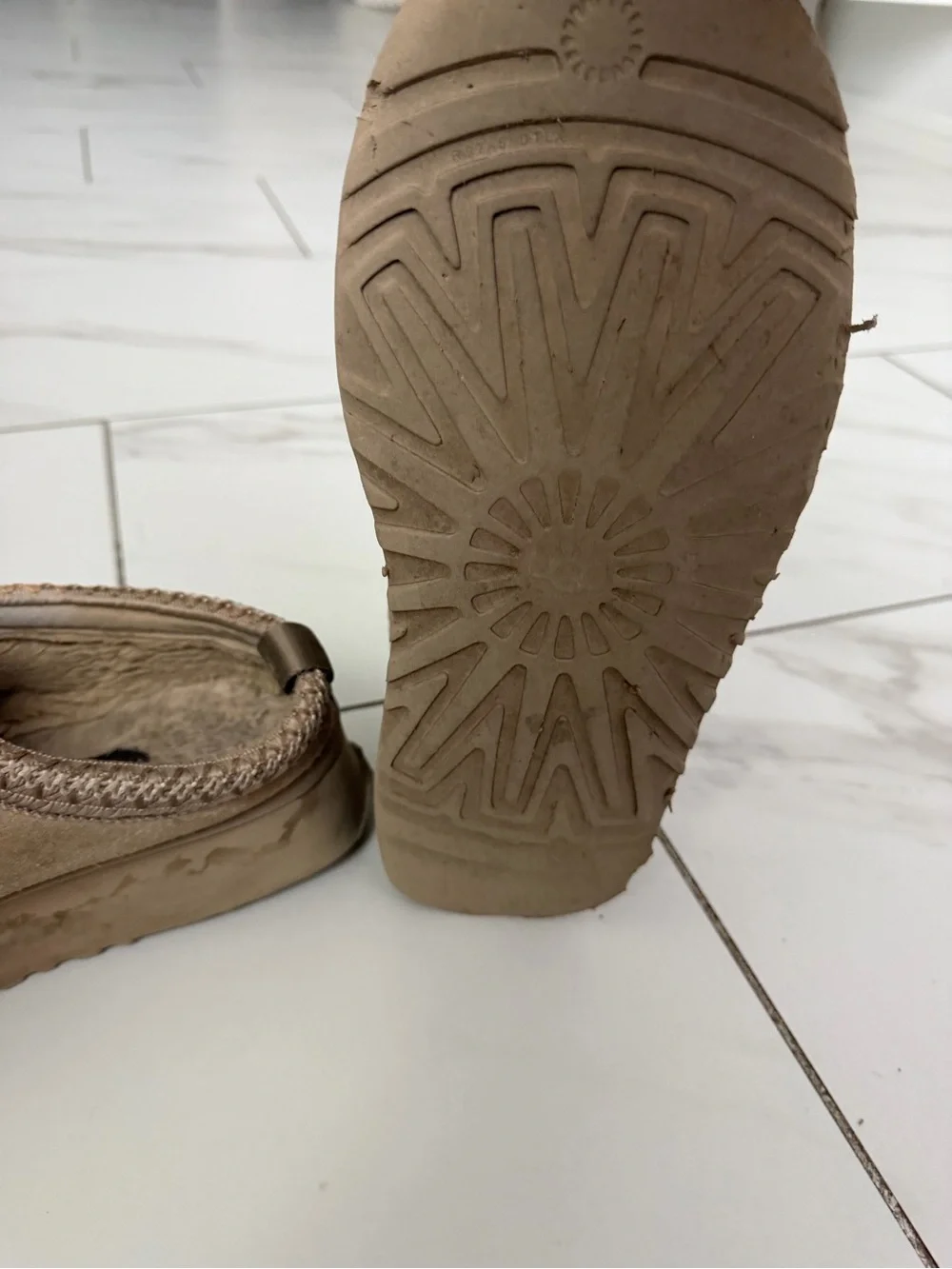 UGG woman’s Slip-On Clog in Chestnut Suede
